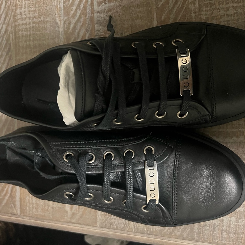 Gucci Women’s Black Leather Sneakers